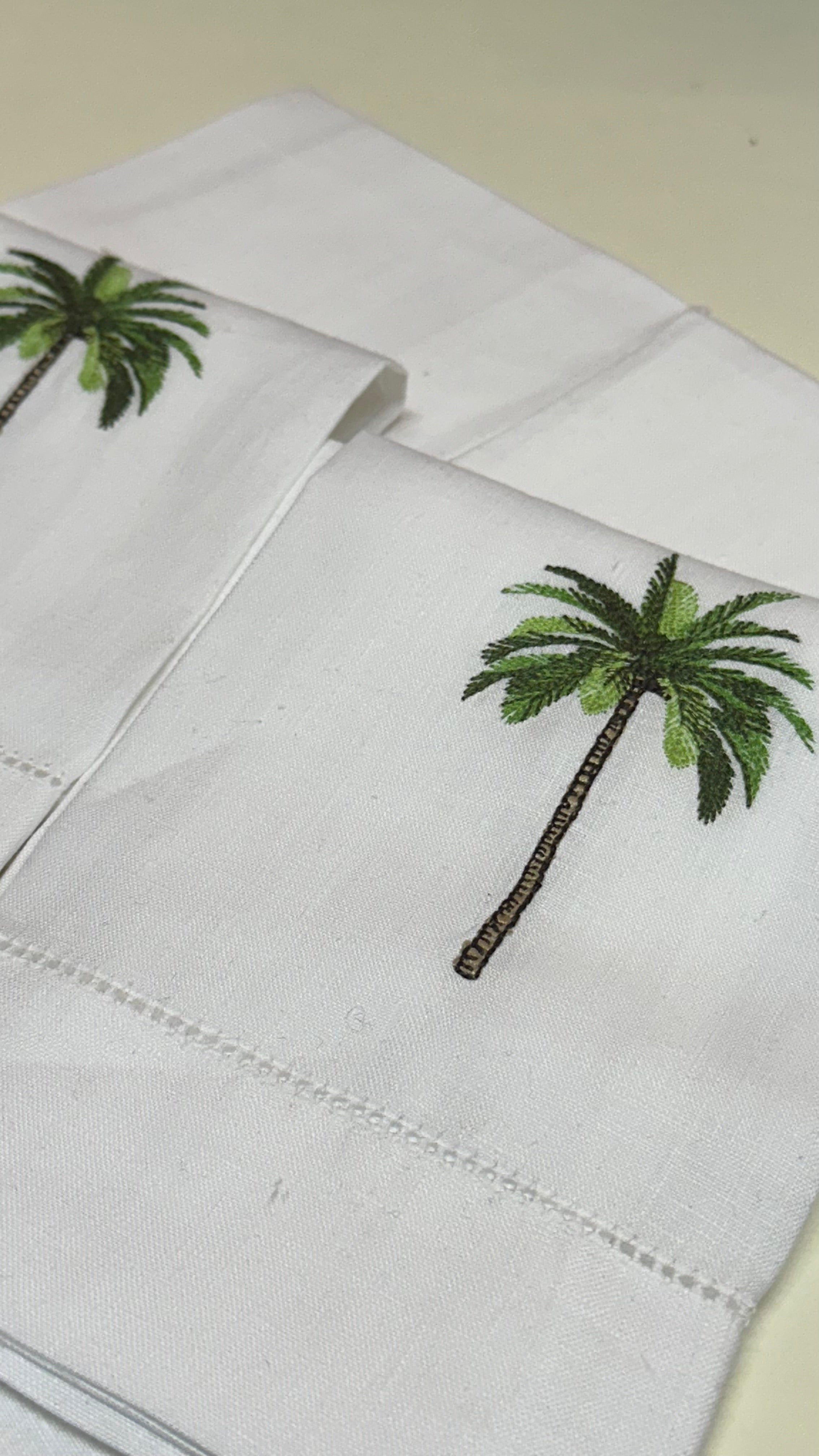 GUEST TOWELS LINEN EMBROIDERED