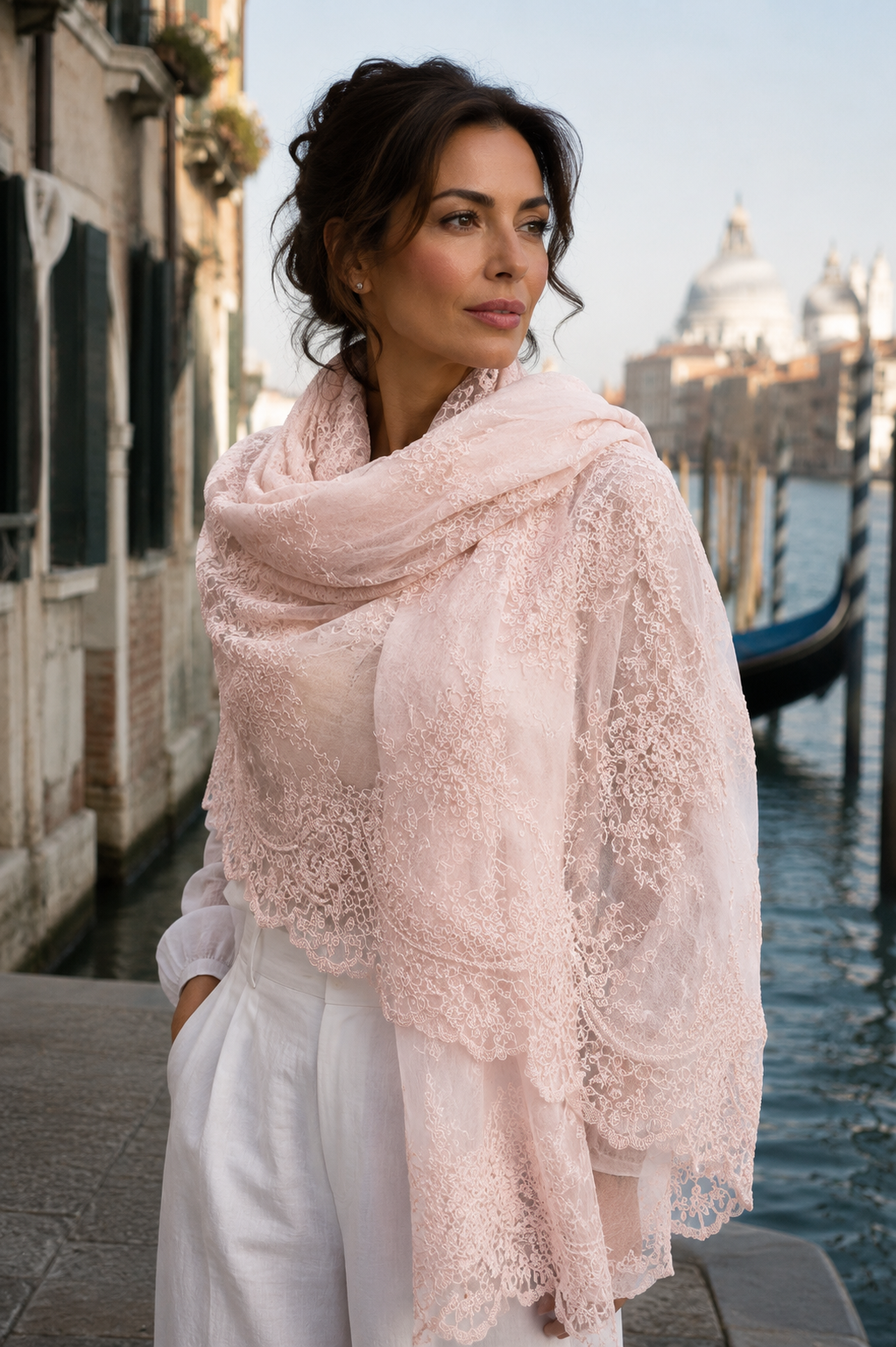 "CORINNE" lace and linen