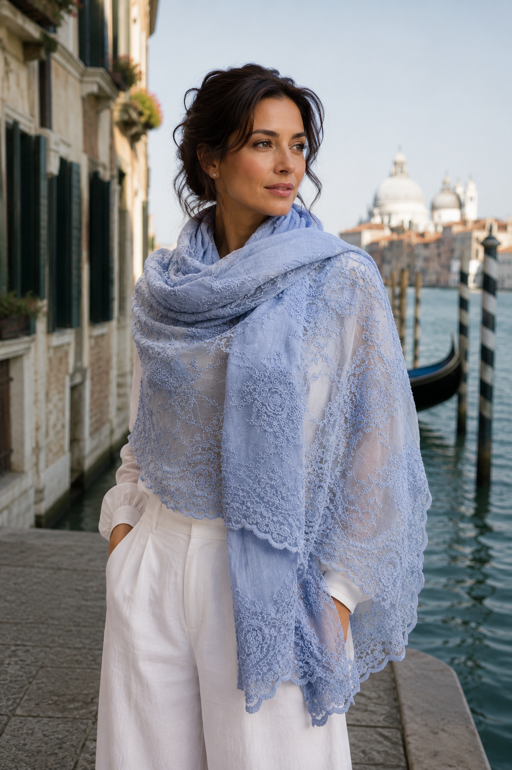 "CORINNE" lace and linen