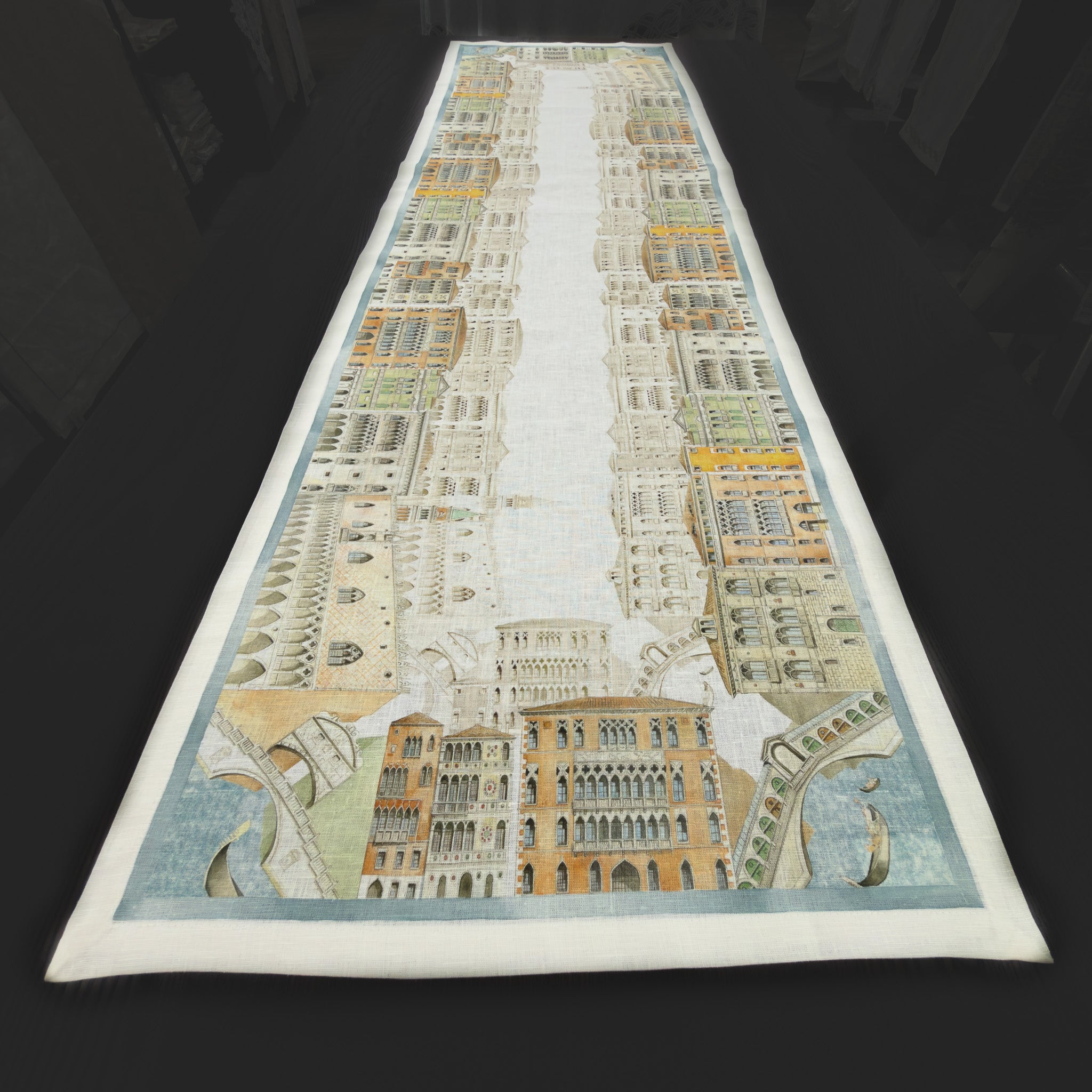 "BELLA VENEZIA CORNICE" Runner