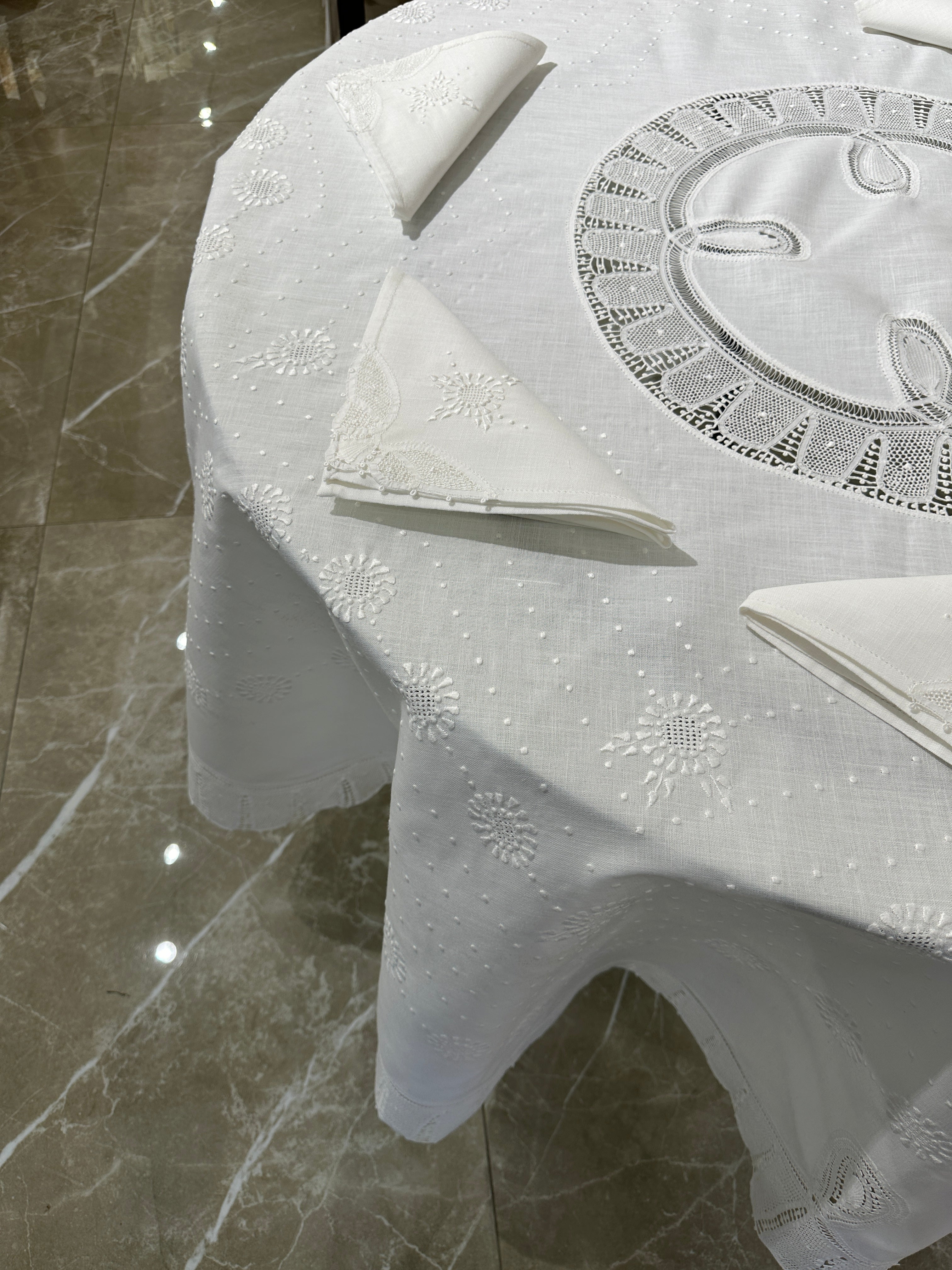 "FILIPPA" Lace tablecloth linen 100%