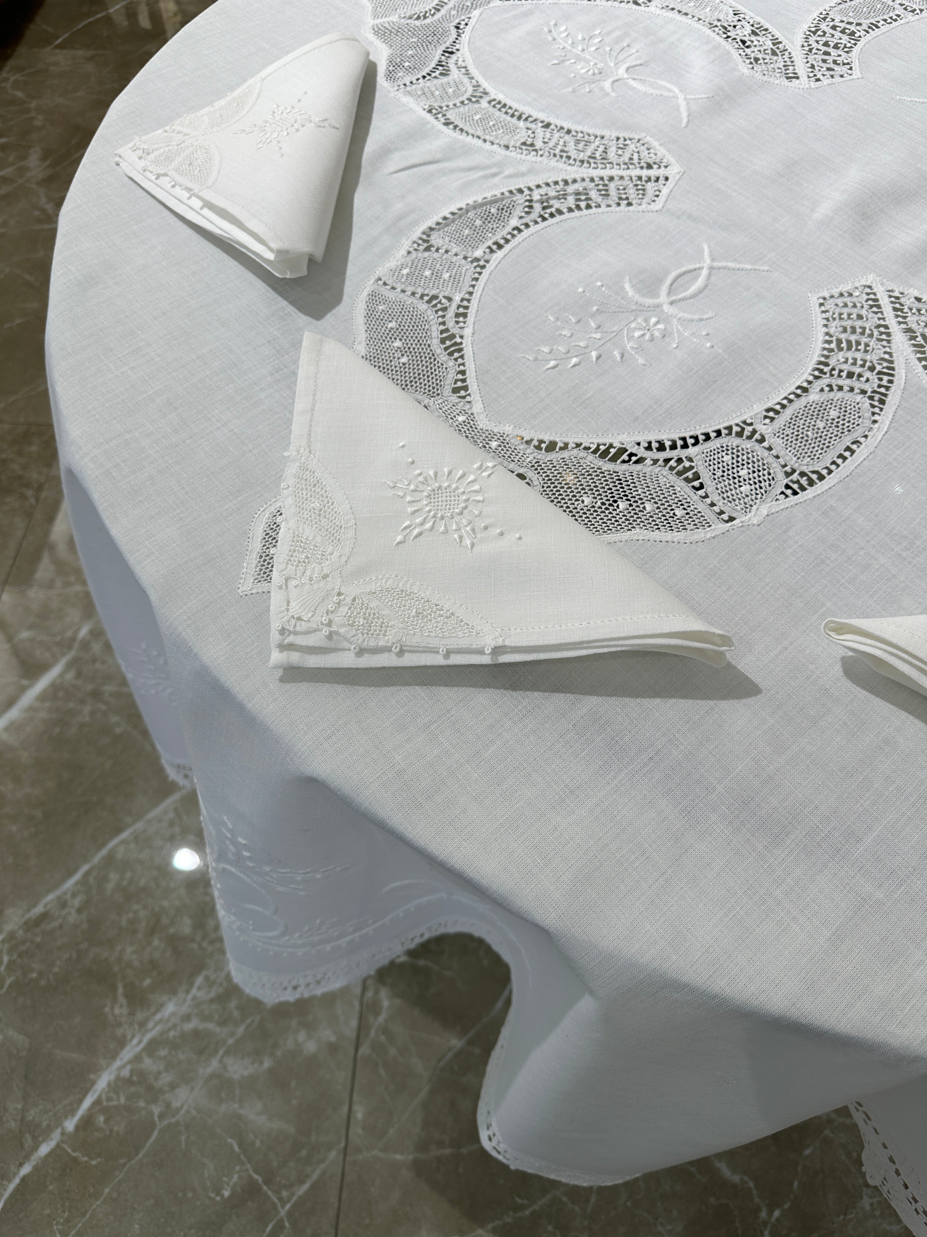 "MARINELLA" Lace tablecloth linen 100%