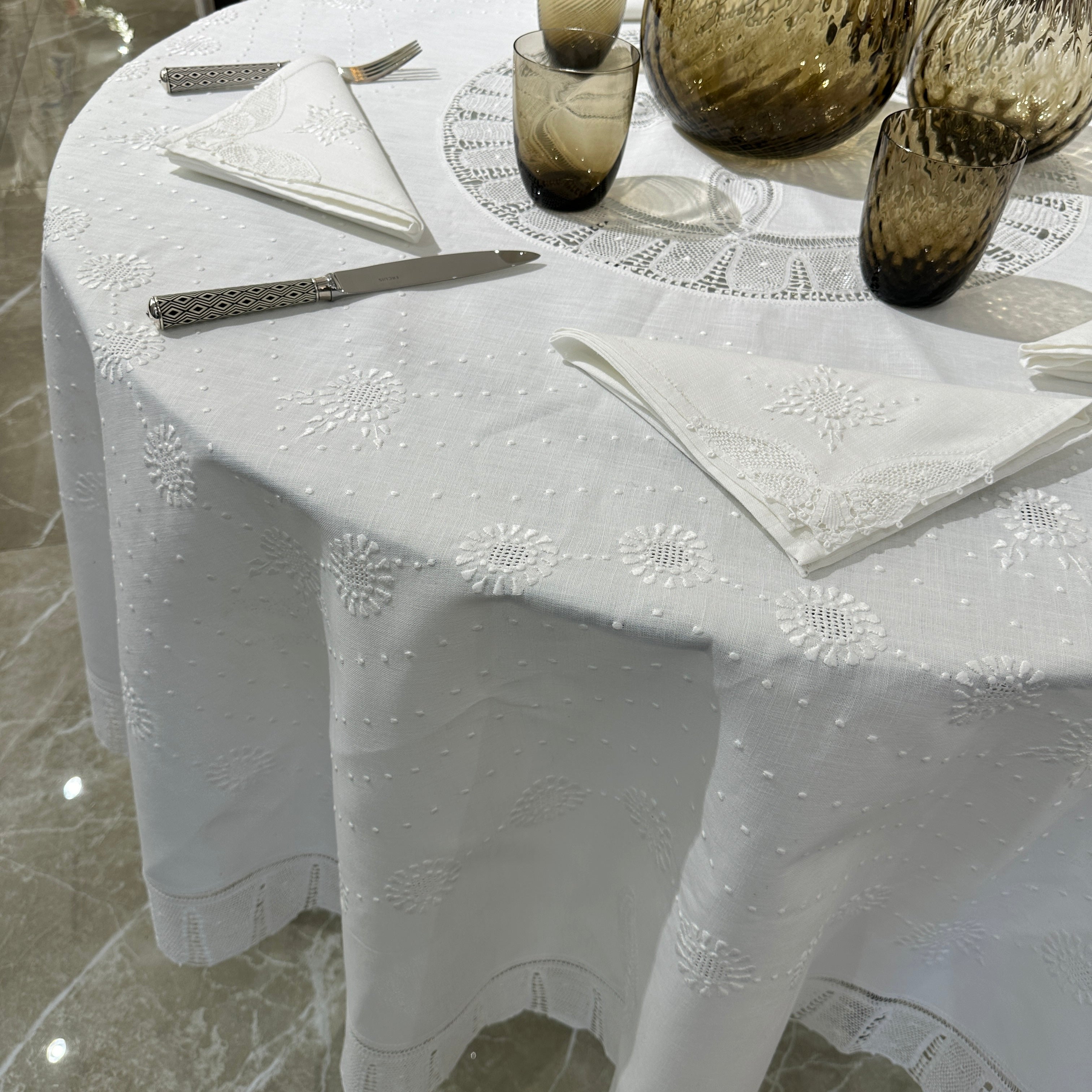 "FILIPPA" Lace tablecloth linen 100%