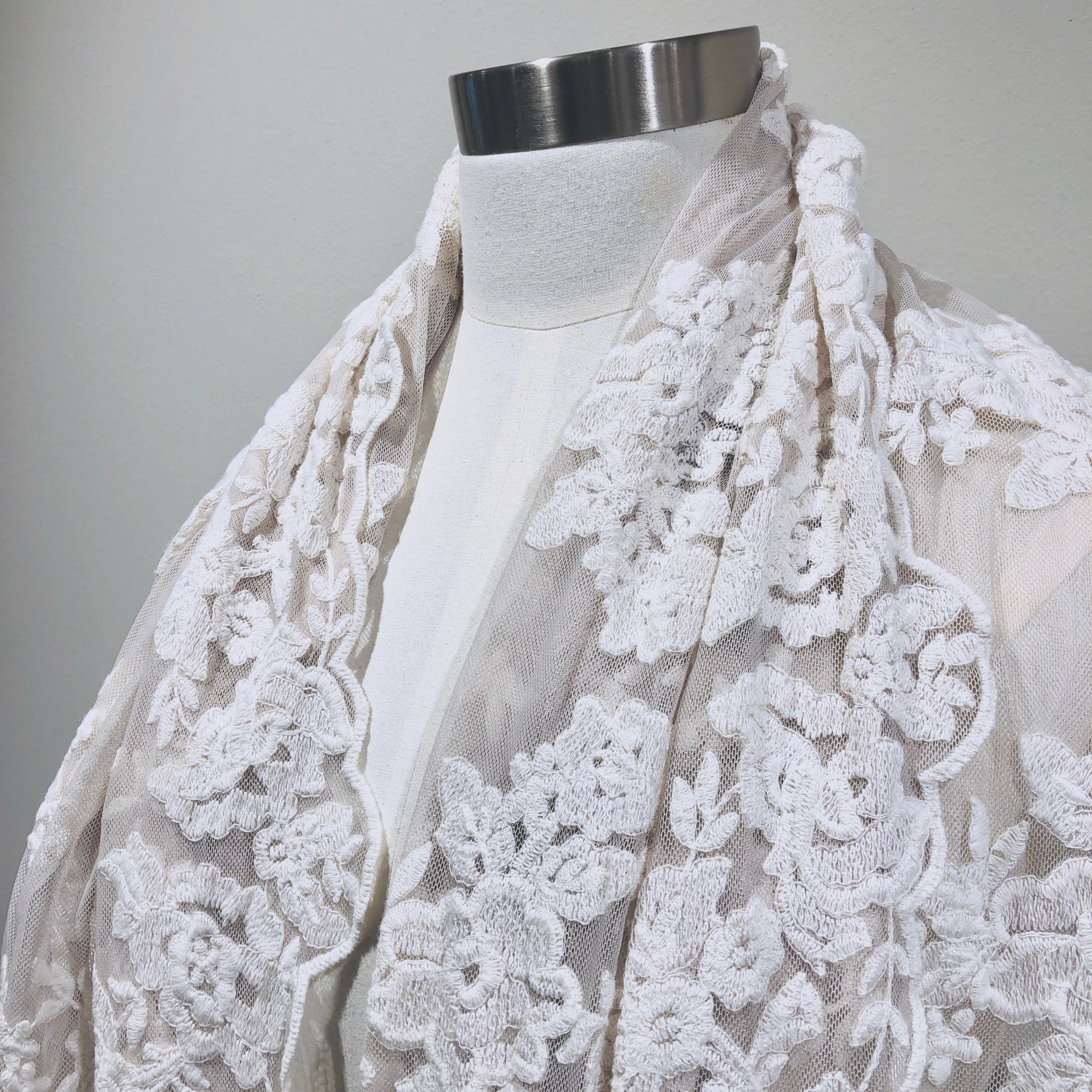 "VERSILIA" lace scarf