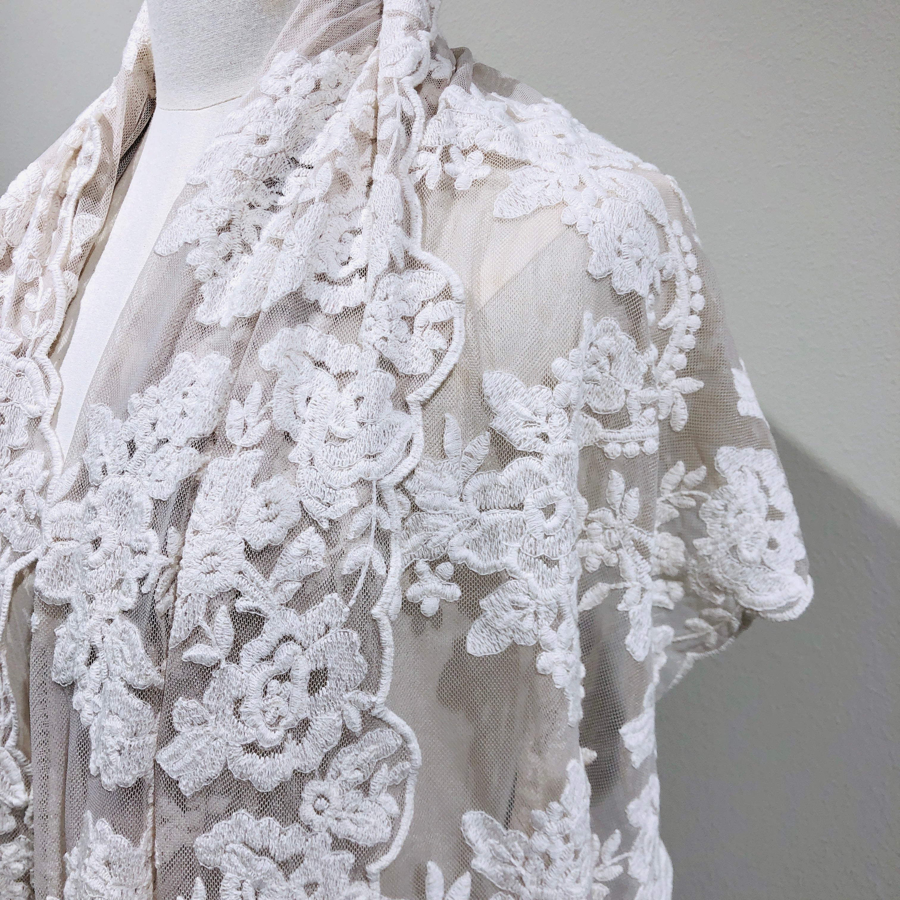 "VERSILIA" lace scarf