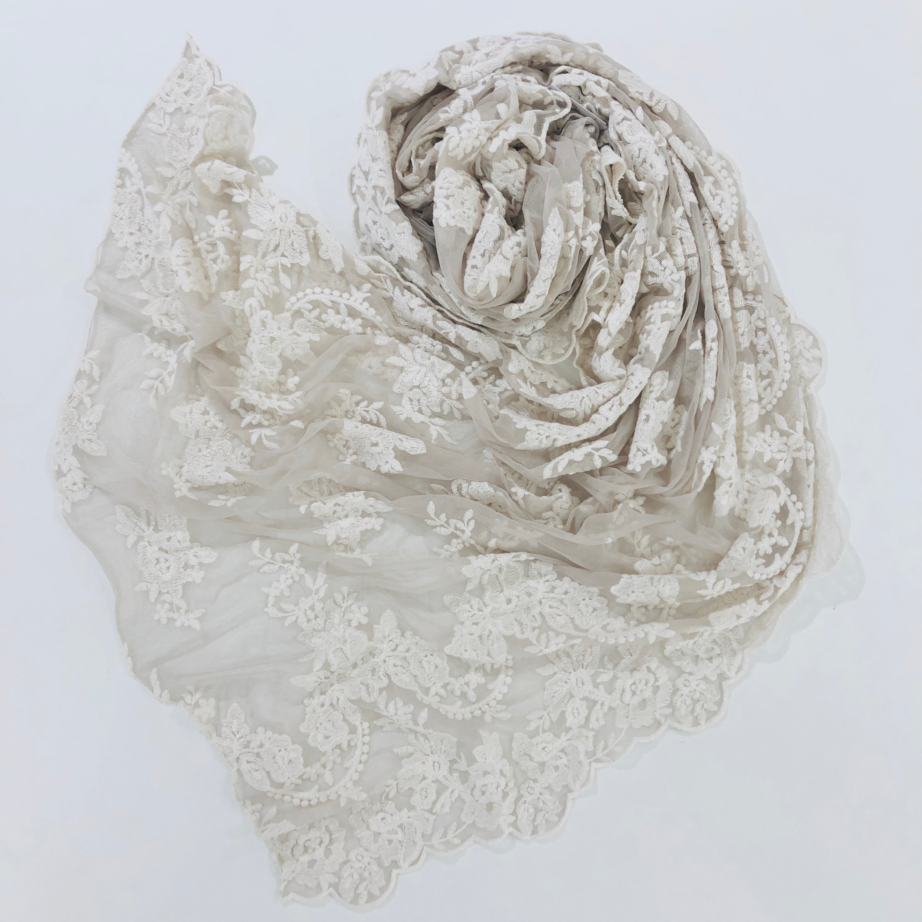 "VERSILIA" lace scarf