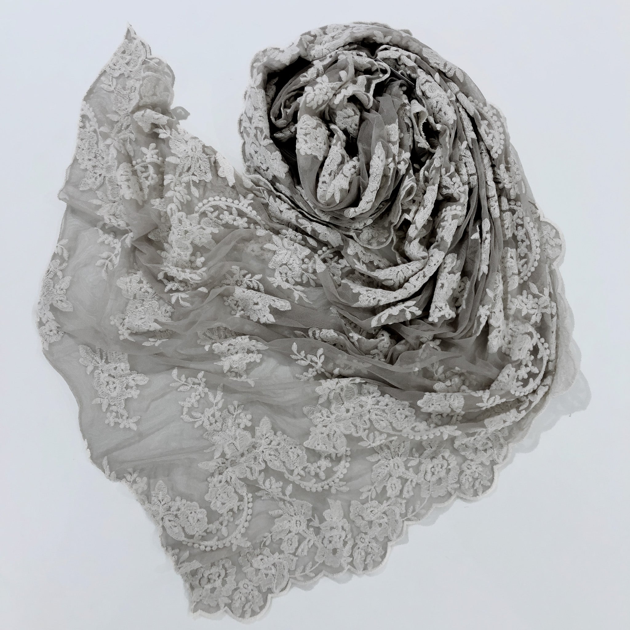 "VERSILIA" lace scarf