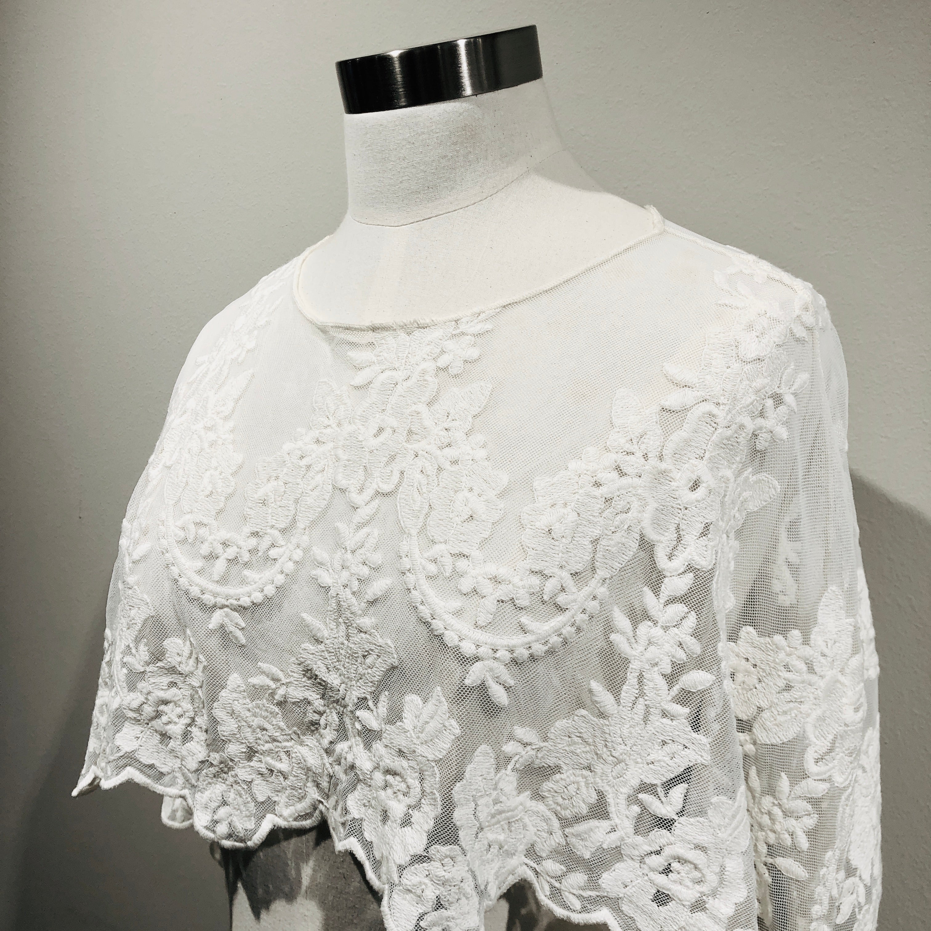 Emilia Burano Ivory lace cape