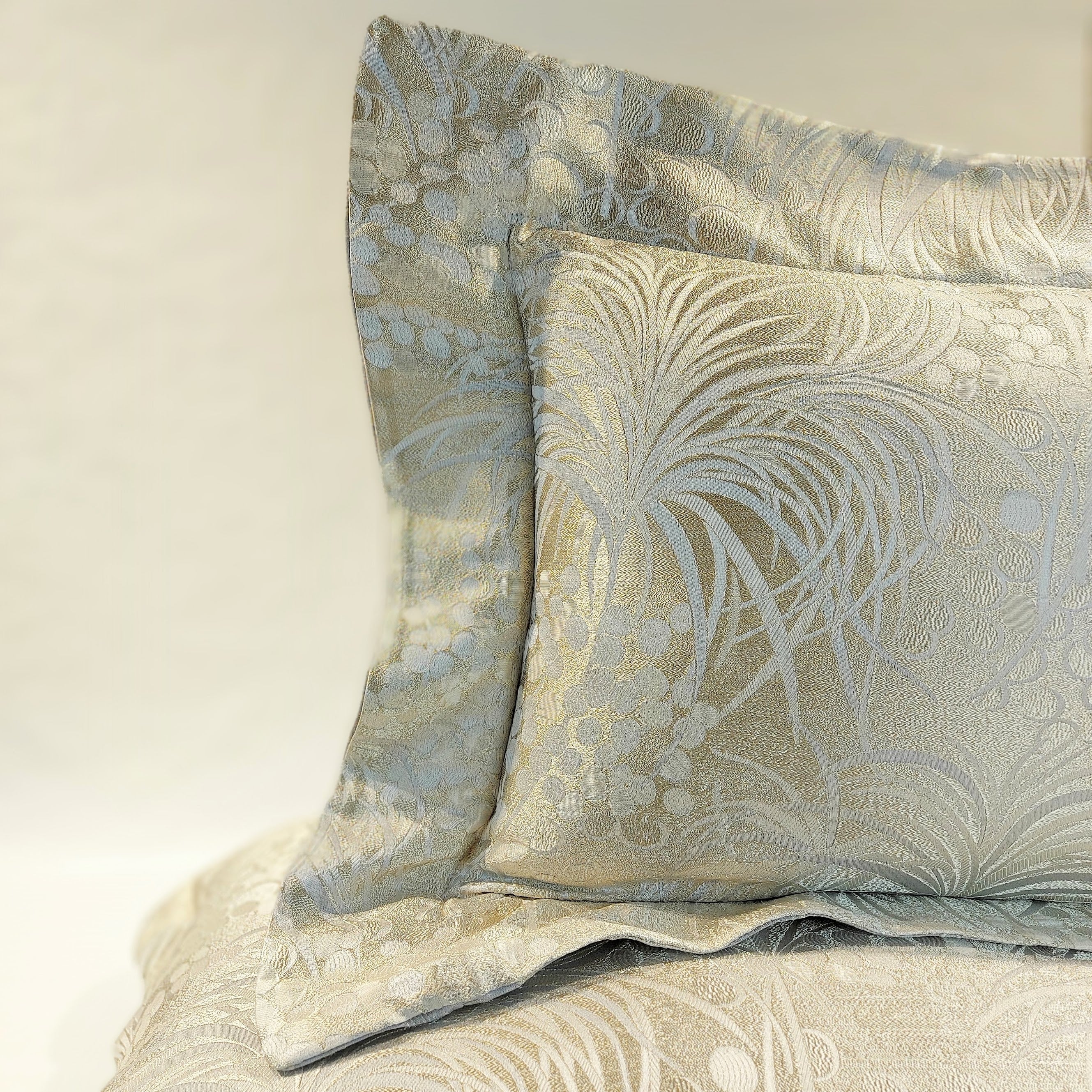 "ORIENT" SILK QUILT