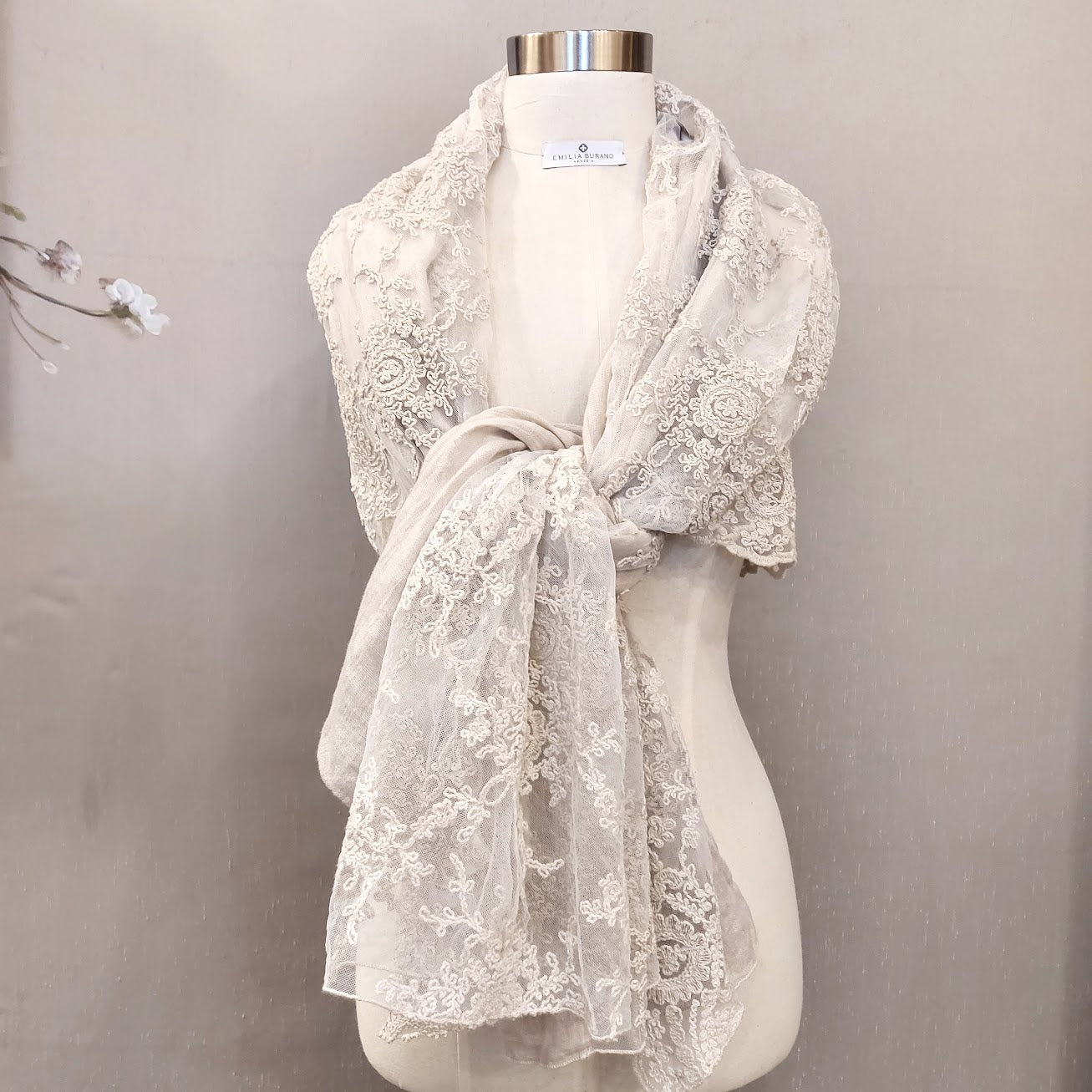 "CORINNE" lace and linen scarf