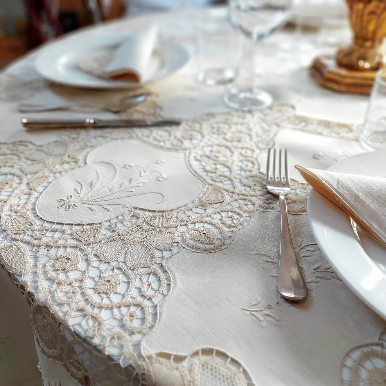 bramante-collection-handmade-linen-embroidery-burano-tombolo