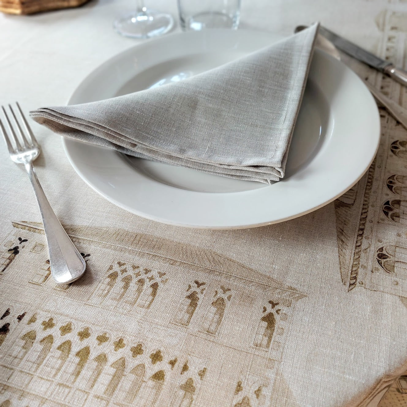 Venetian palace design linen tablecloth hand painted