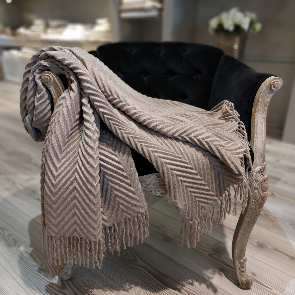 CASHMERE THROWS & BLANKETS
