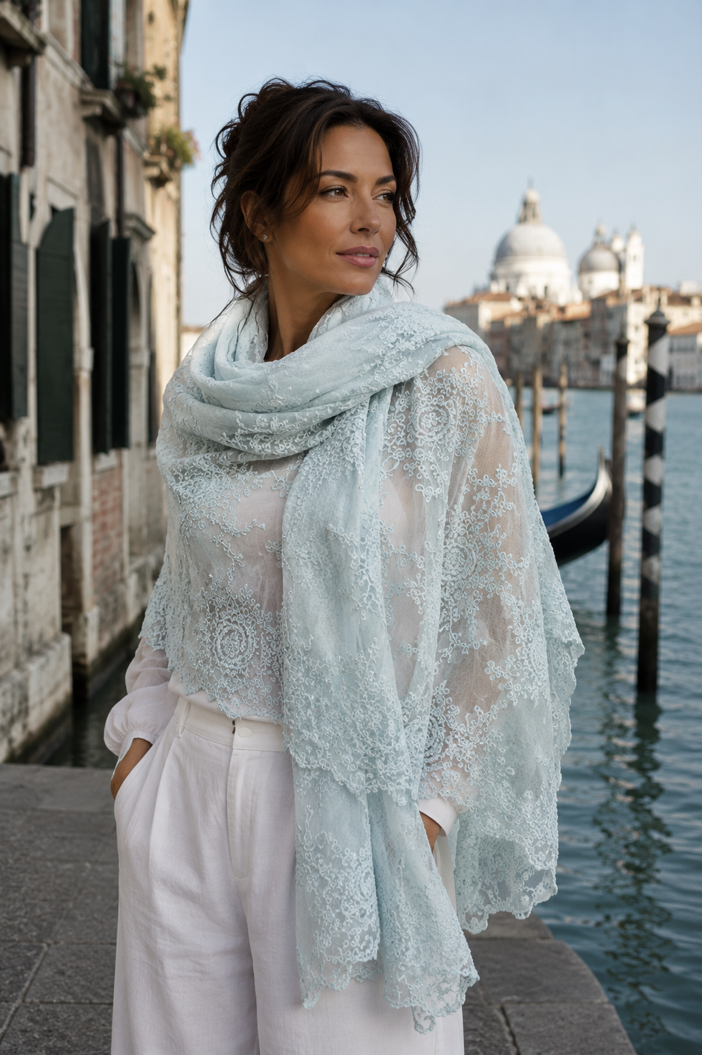 "CORINNE" lace and linen