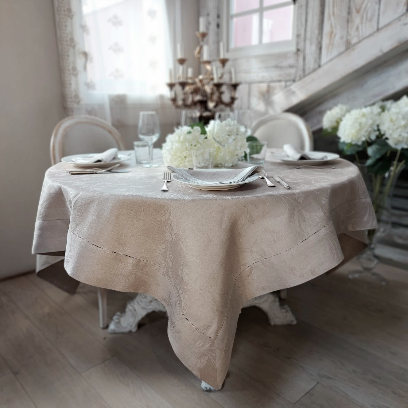 Ortensia jacquard linen tablecloth with hemstitch